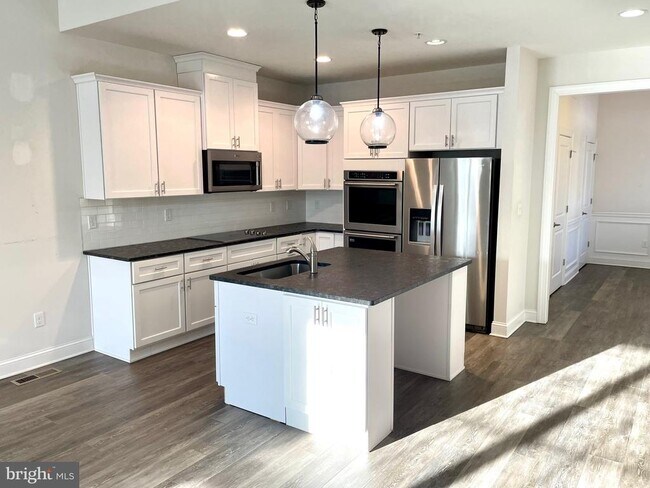 Building Photo - 906 Moorings Cir