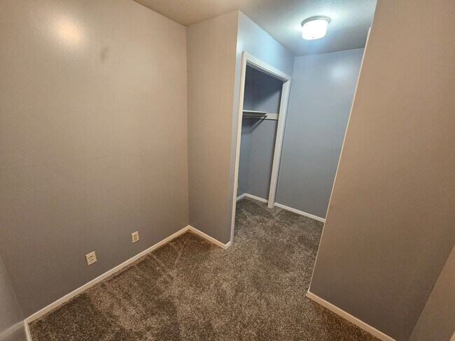 Building Photo - Spacious 3-Bedroom, 2-Bath South Euclid Home!