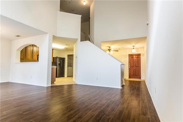 Building Photo - 10371 Darkwood Dr