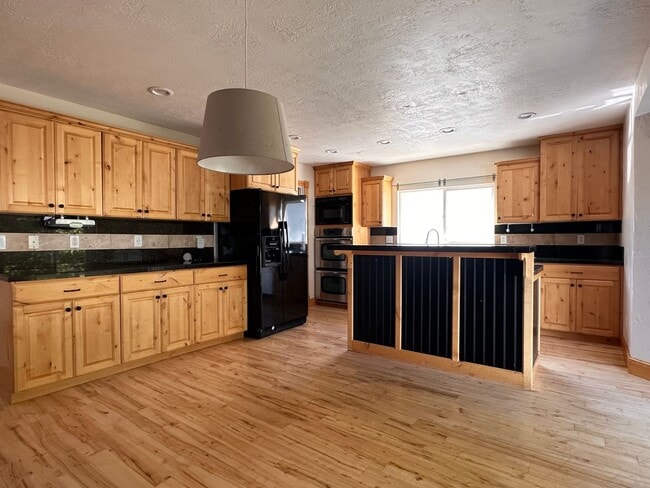 Building Photo - Great Lehi home Available Soon!
