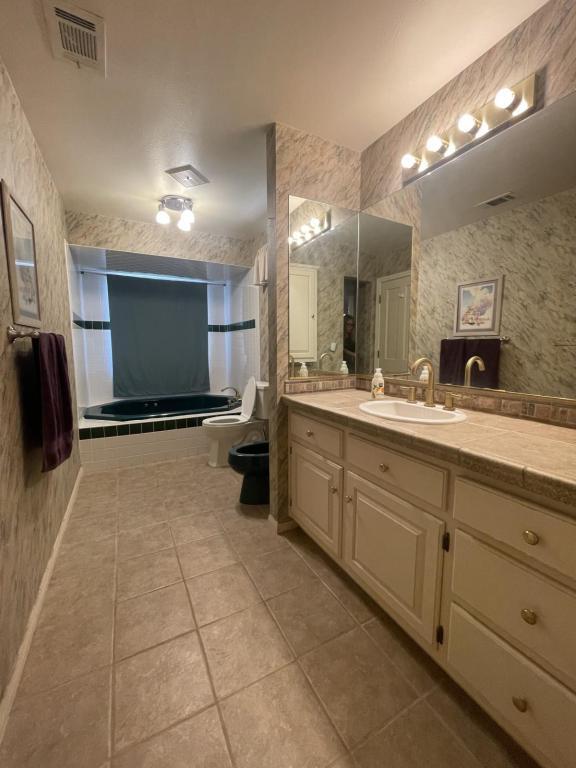 Building Photo - 64315 Spyglass Ave
