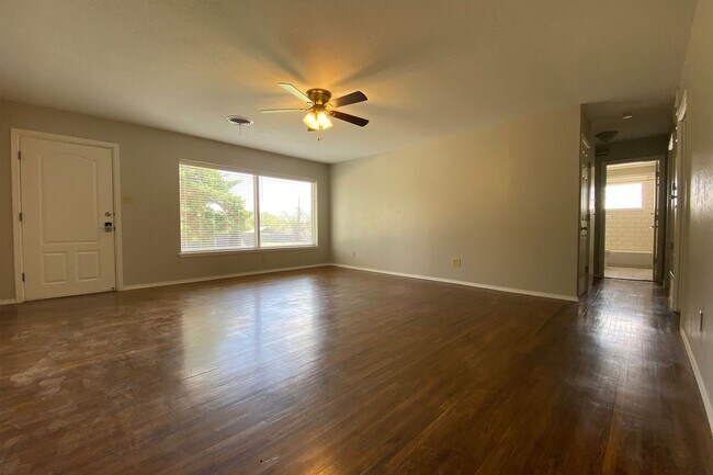 Building Photo - 4511 Scotty Dr