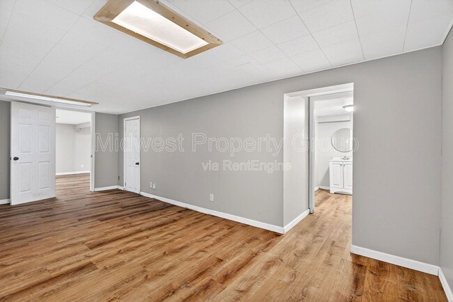 Building Photo - 710 Tyson Dr