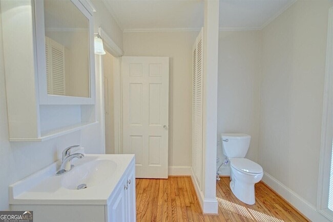 Building Photo - 654 Schuyler Ave SE