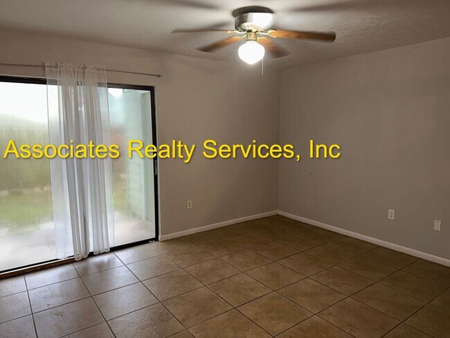 Building Photo - 2133 SW 39th Way