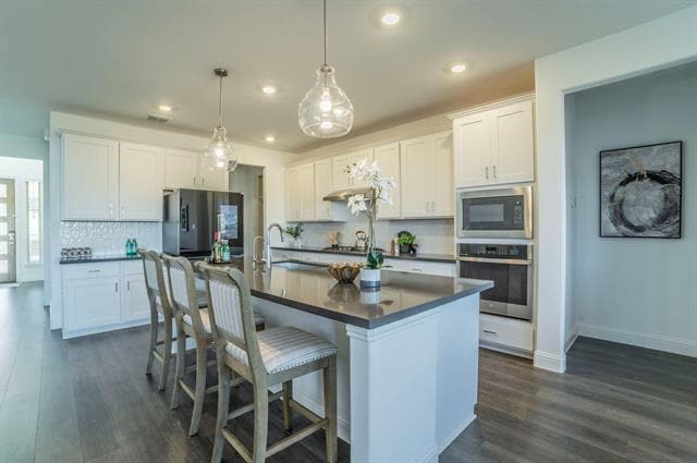 Building Photo - 1404 Huckleberry St