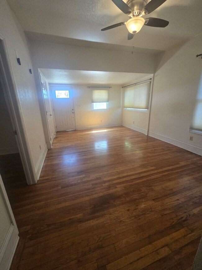 Building Photo - Spacious and Bright 3B Home in Longmont Available NOW! Great Location!