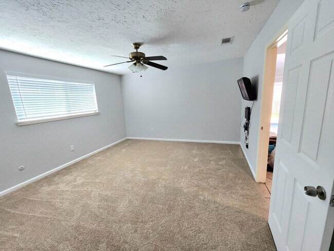 Building Photo - 16011 Glen Mar Dr