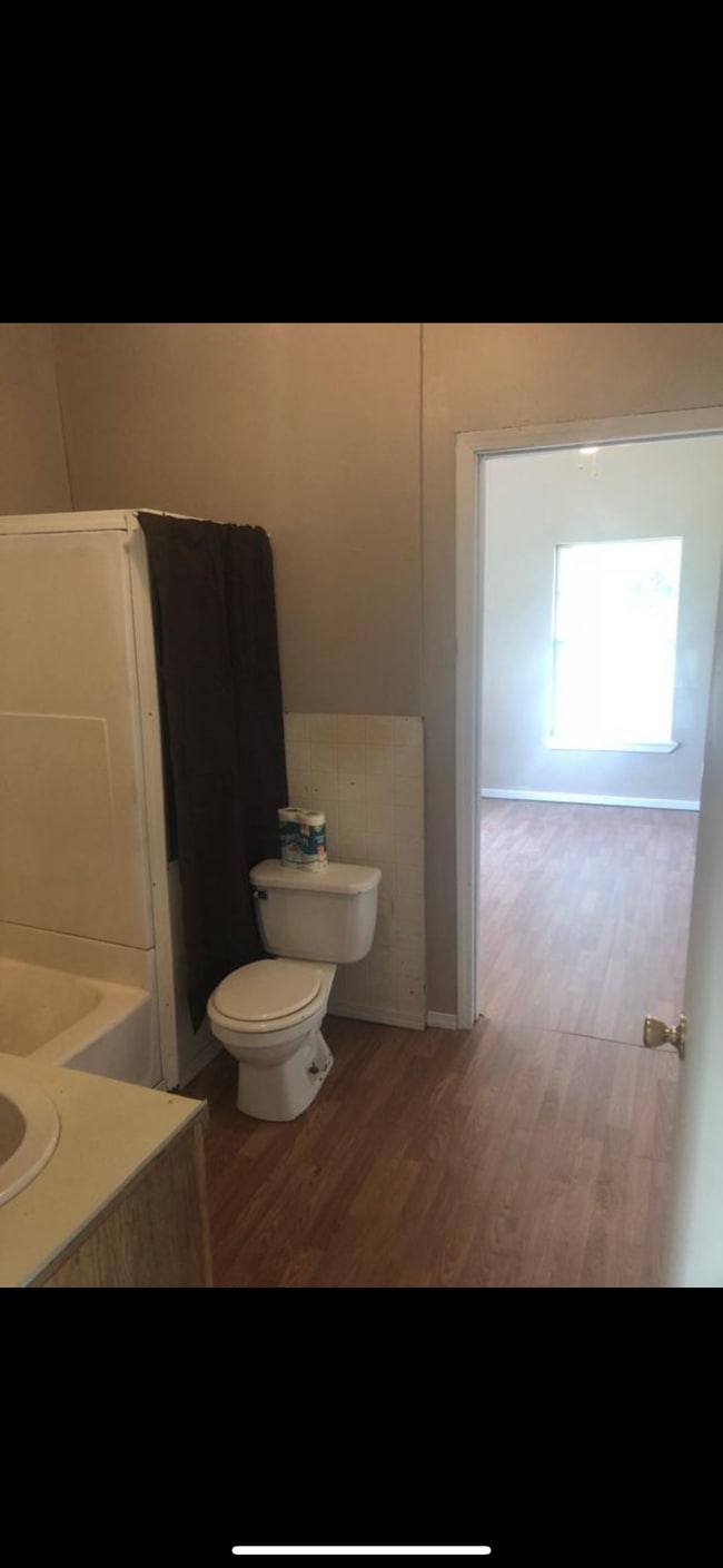 Building Photo - 1014 N C St