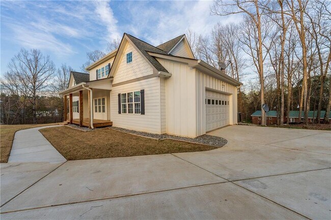 Building Photo - 450 Oliver Ridge Dr