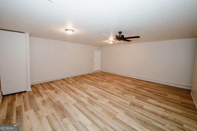 Building Photo - 7000 Lunar Blue Way