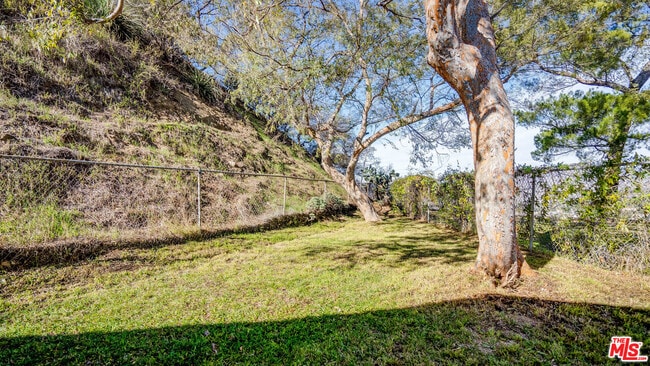 Building Photo - 9631 Crystal View Dr