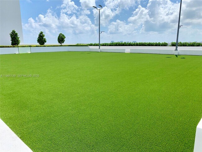 Building Photo - 16385 Biscayne Blvd