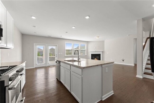 Building Photo - 156 Round Pond Dr