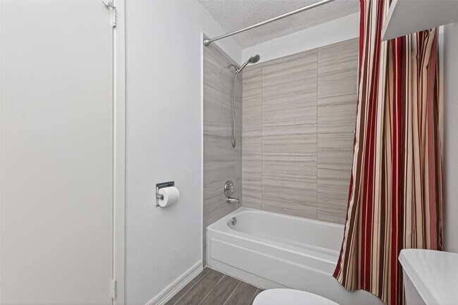 Building Photo - 35 Sheep Meadow Pl