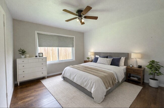 Building Photo - 4709 Lido Ln