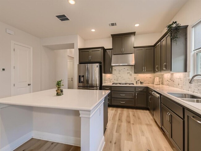 Building Photo - 19404 Fernando Trl