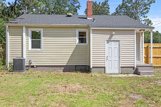 Building Photo - 103 Robin Rd