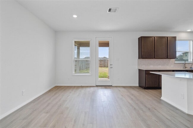 Building Photo - 8119 Leisure Pt Dr