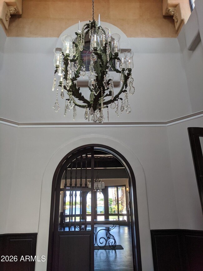 Building Photo - 1321 N Jamaica Way