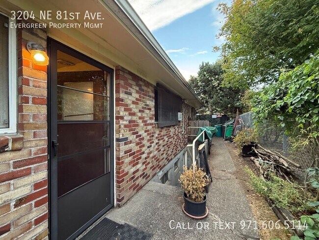 Building Photo - 3204 NE 81st Ave