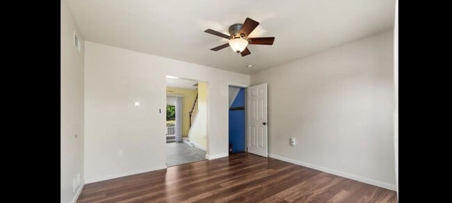 Building Photo - 462 Crosswinds Dr