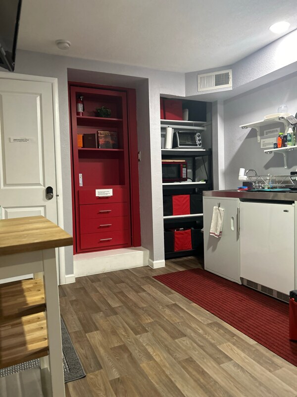 Building Photo - 2205 W Adams St