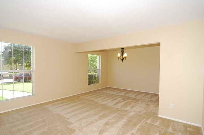 Building Photo - 3151 Kinkaid Dr