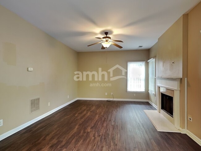 Building Photo - 1701 Hillside Bend Xing