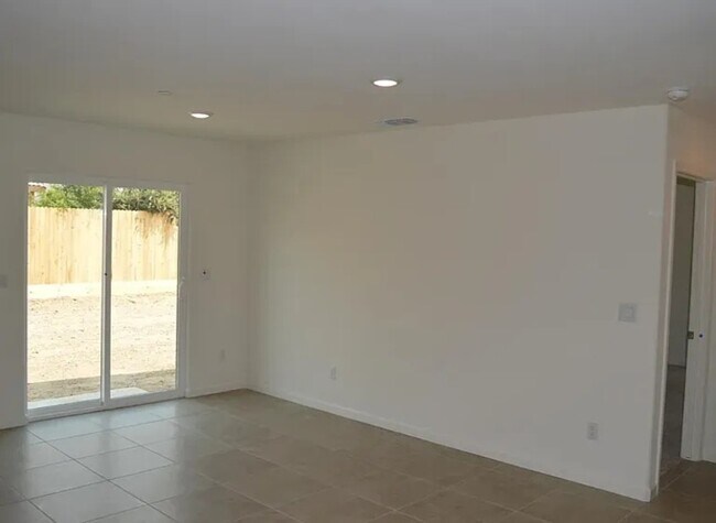 Building Photo - 765 Jessie Dr