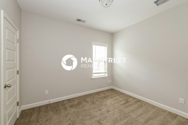 Building Photo - 4 Bedroom Pet-Friendly Home in Somerville, TN with Main Street Renewal