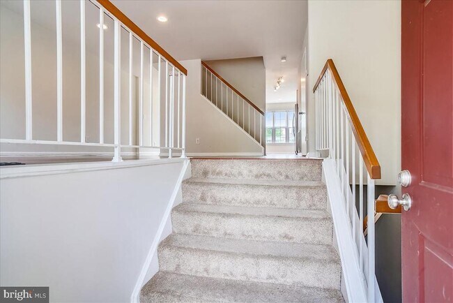 Building Photo - 8830 Thomas Lea Terrace