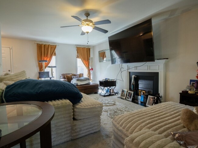 Building Photo - Stunning Shaker-Style 4-Bedroom Home in Chesterfield | Granite & Hardwoods!