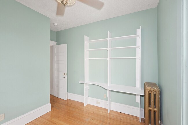 Building Photo - 2535 Aldrich Ave S