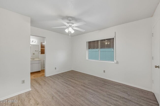 Building Photo - 6120 E Augusta Cir