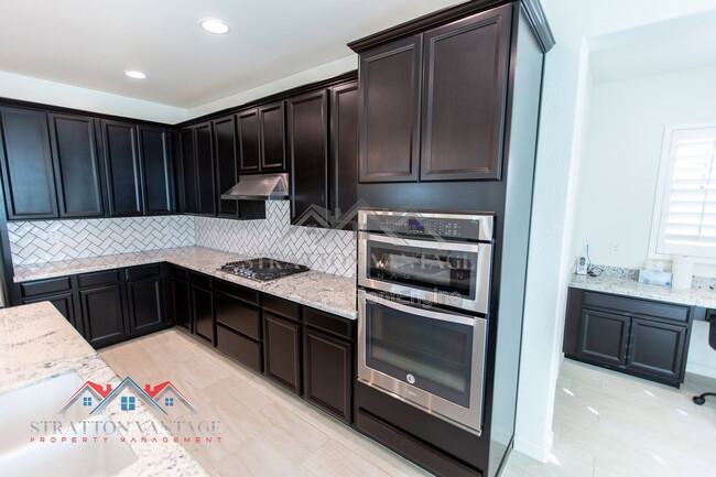 Building Photo - 959 W Zion Pl