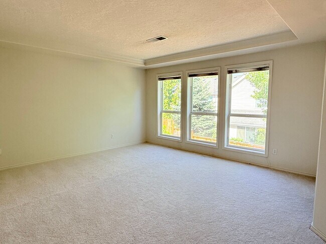 Building Photo - 16775 SW Springwater Ln