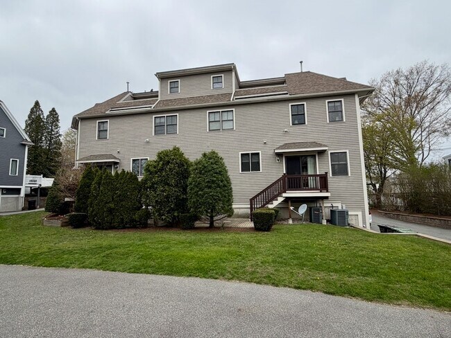 Building Photo - 18 5th Ave