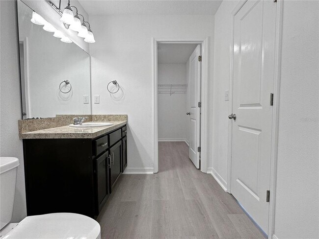 Building Photo - 959 Grandin St