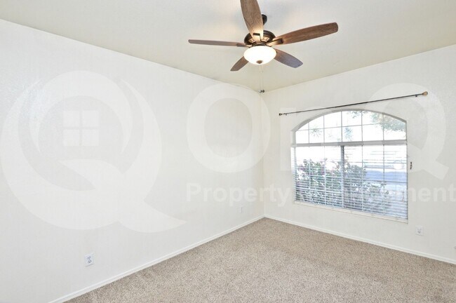 Building Photo - 598 S Neely St