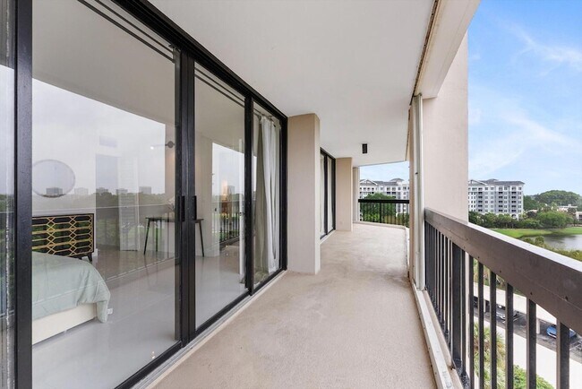 Building Photo - 2425 Presidential Way