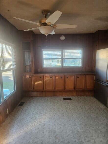 Building Photo - 83 Steele Rd