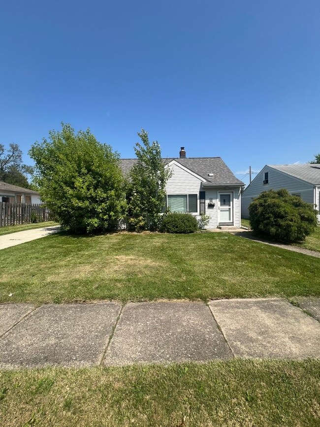Primary Photo - 23078 Rosalind Ave