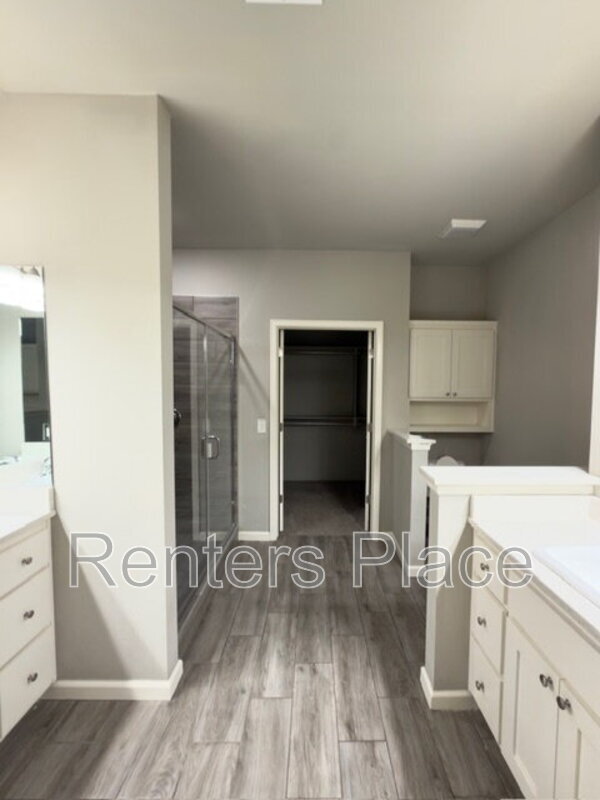 Building Photo - 13936 S Ironwood Pl