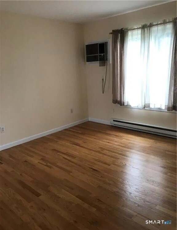 Building Photo - 8 Parker St