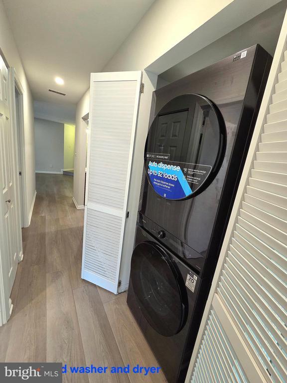 Building Photo - 5815 Cove Landing Rd