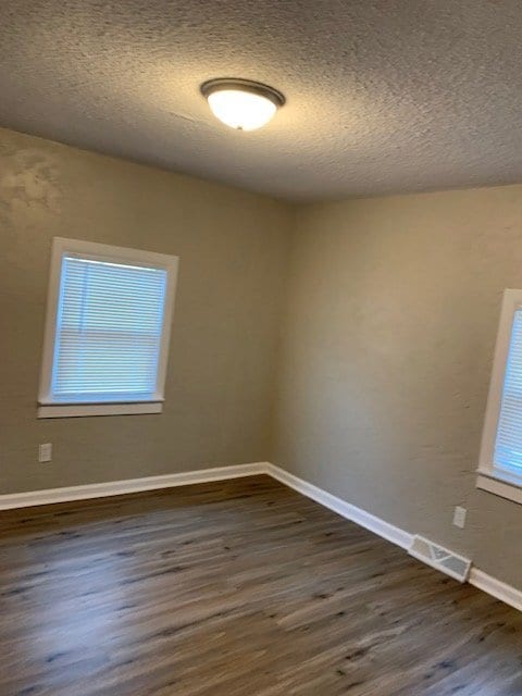 Building Photo - Beautifully update 3 Bed / 1 Bath house wi...