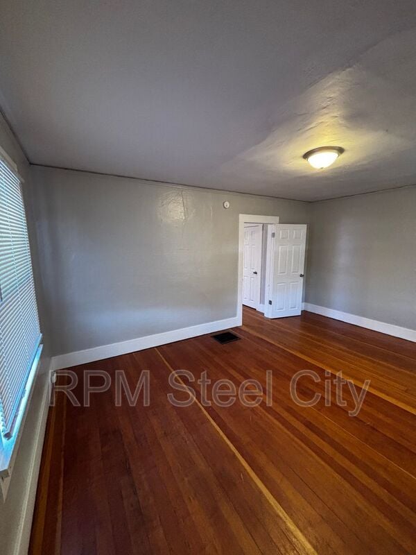 Building Photo - 1728 Carteret Ave