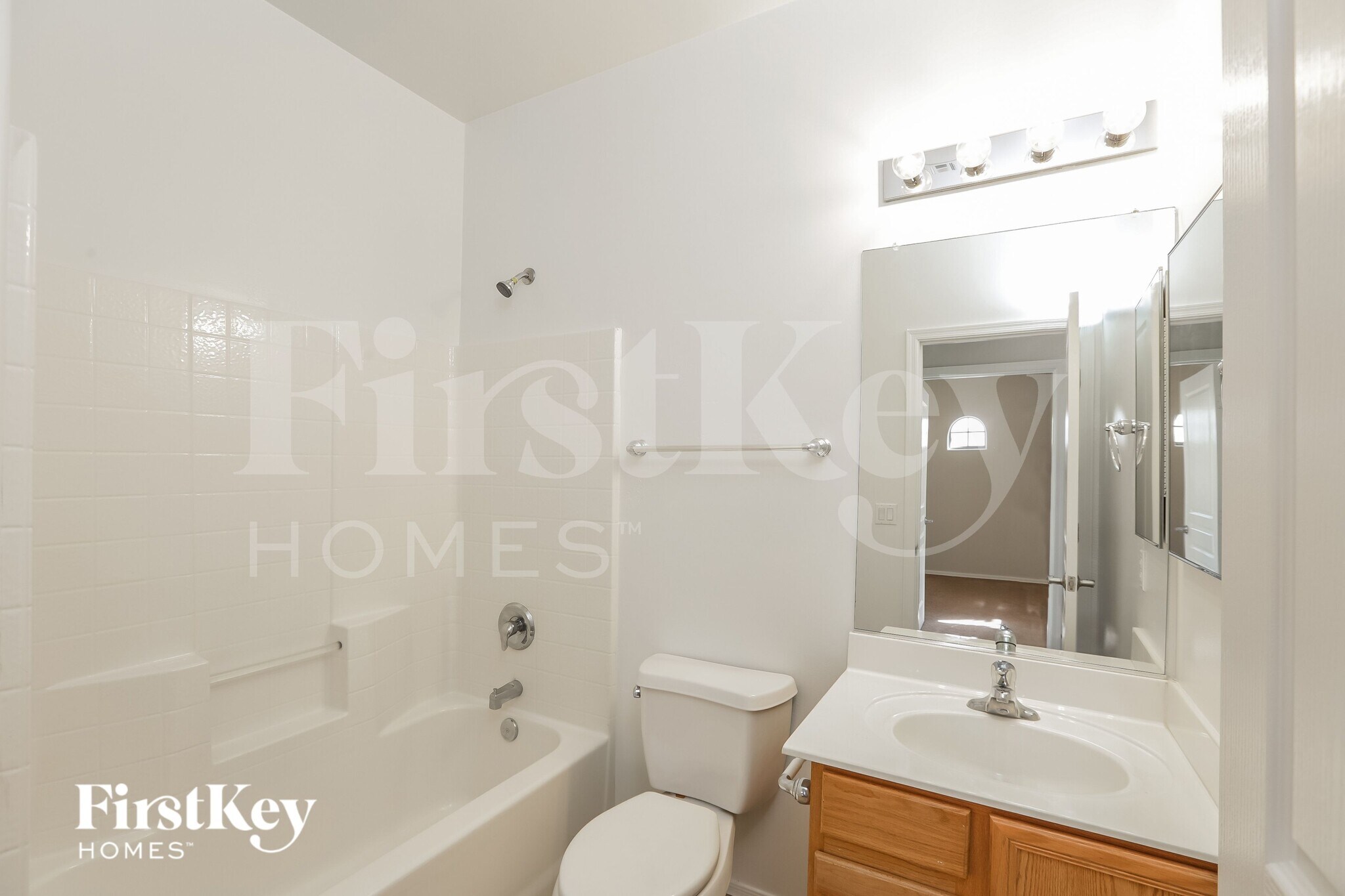 Building Photo - 7803 S 5th Dr