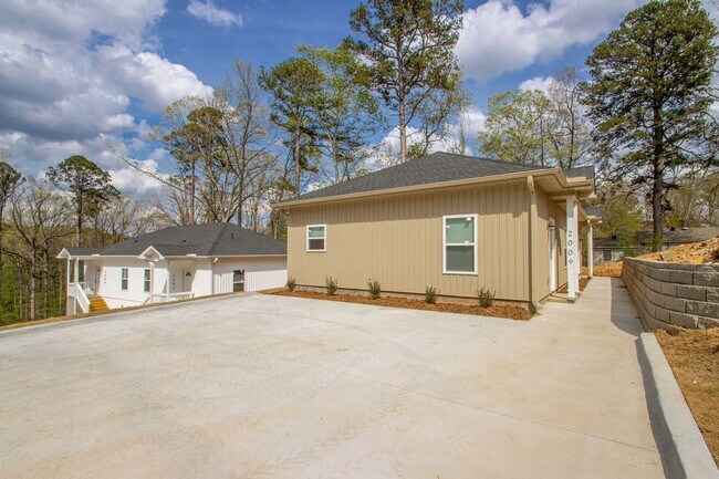 Building Photo - 2009-2011 Scotty Ct